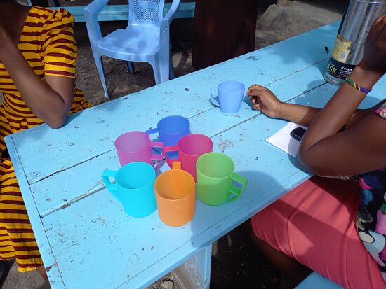 Die Tassen werden hier gut gebraucht.