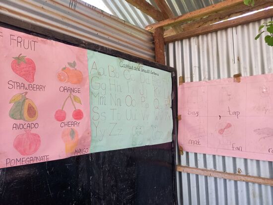 Freiwillige können z.b solche Plakate gestalten.