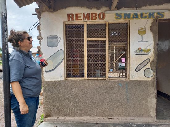 Drinnen war von den versprochenen Snacks nichts zu sehen.