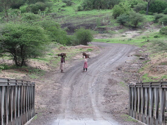 Wir queren ein Brücke