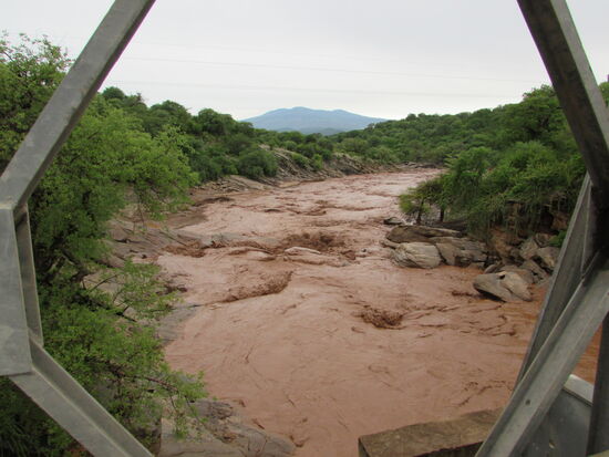 Der Fluß ist reißend