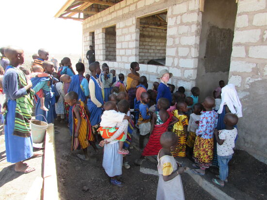 Mit den Bauarbeitern sprechen wir ab, das wir einen Raum in Beschlag nehmen.