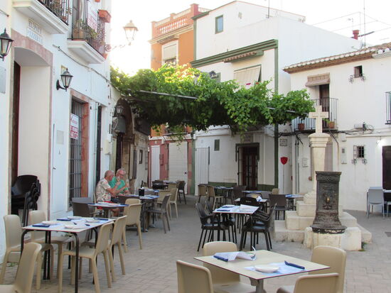 Hier im Fischerviertel gibt es unzählige Restaurants und man darf nicht zu spät kommen,  wenn man ein Plätzchen ergattern möchte.