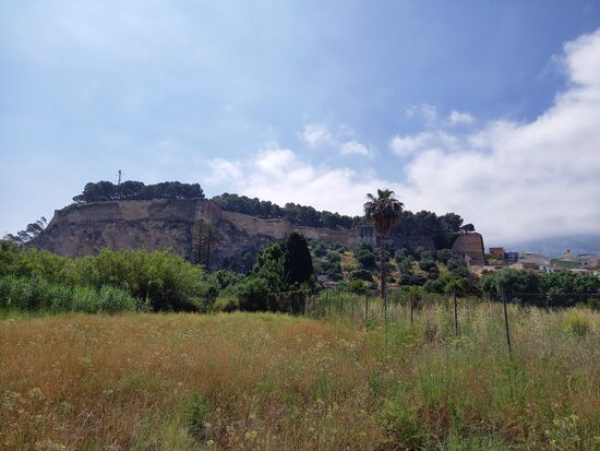 Freie, unverbaute Sicht auf die Festung.