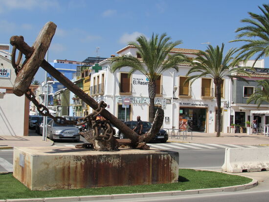 Von der Hafenseite mache ich ein paar Fotos Richtung Fischerviertel und der Burg.