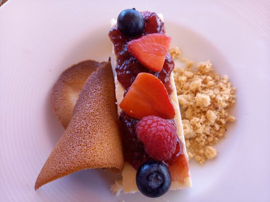 Zum Schluss noch eine süße Verführung - Käsekuchen mit roten Früchten