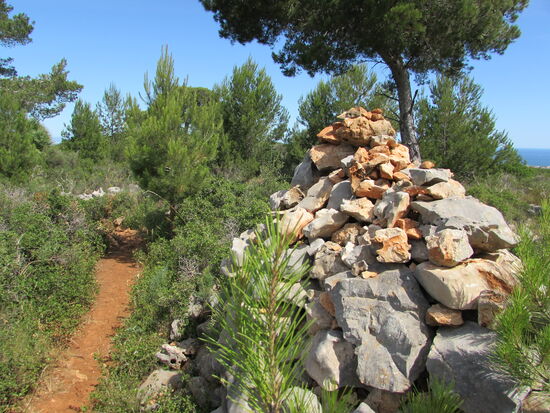 Auf dem Rückweg legen auch wir hier einen Stein ab  