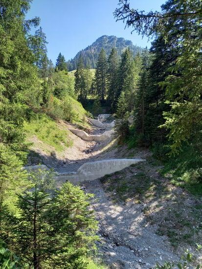 Ein völlig ausgetrockneter Bach