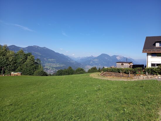 Wir gehen weiter ins Dorf