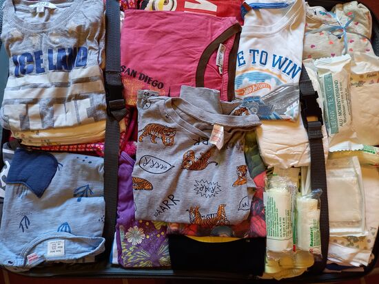 Stoffrucksäcke, T-Shirts, Blutdruck Messgerät und vieles,  vieles mehr  - Danke für die vielen Spenden!