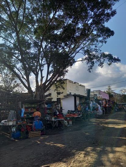 Die Sonne steht schon tiefer und wir haben noch ein paar Erledigungen vor uns.