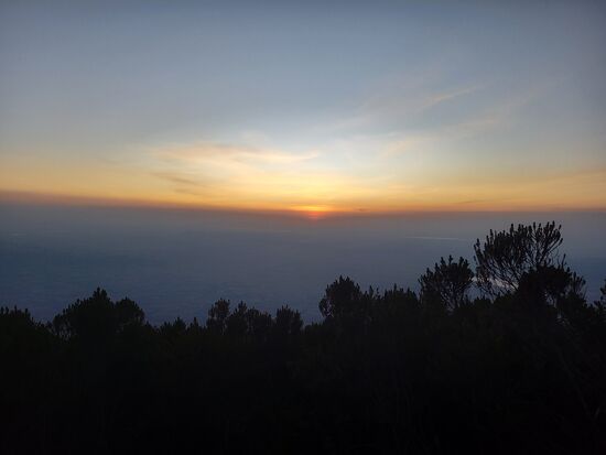 Gegen 19Uhr wird es nicht nur dunkel, sondern auch windig und kalt.