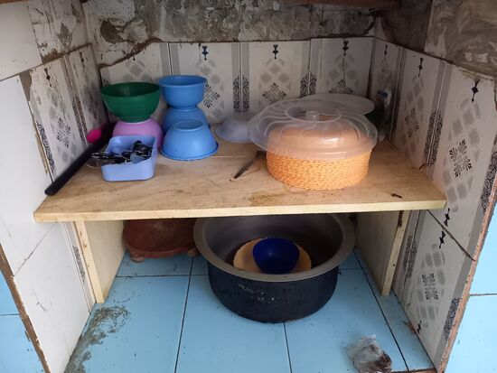 Teller und Besteck sind Dank Corinnas Spende nun auch genügend vorhanden.