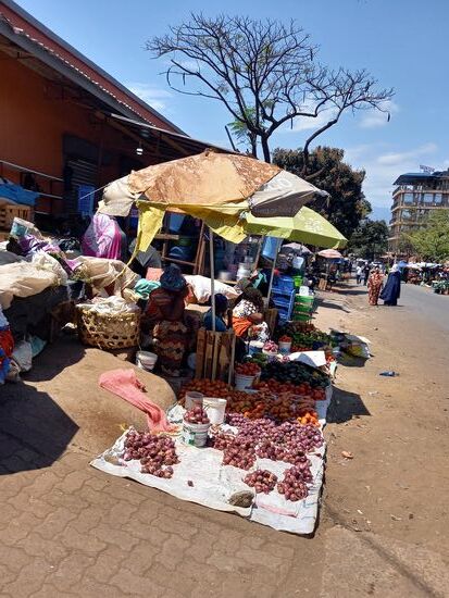 Es gibt unzählige Straßenzüge mit bunten Markttreiben.
