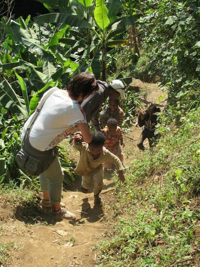 Ehe wir den Werdegang des Kaffees kennen lernen, gehen wir zum nahegelegenen Wasserfall.