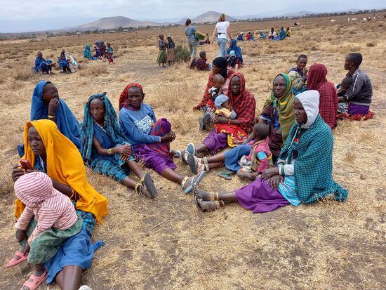 Wir ziehen von einer Gruppe zur nächsten.