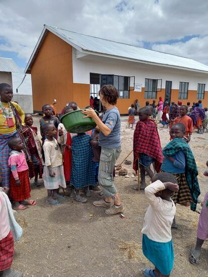 Selbst der Fruchtsaft, der sich in der Schale gesammelt hat wird noch getrunken. Hier kommt nichts um.
