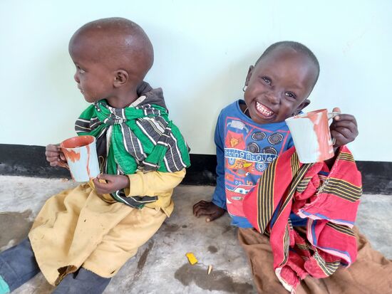 So glücklich kann eine Tasse Wasser machen.