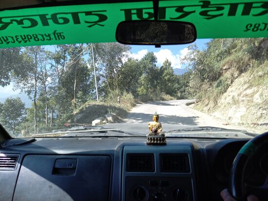 Alles holprig und staubig