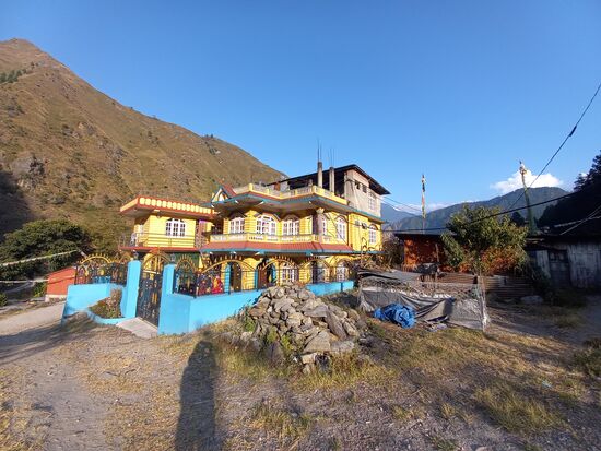 Unser Guesthouse  - der Schein trügt - kein Ofen oder gar Heizung,  kein warmes Wasser.