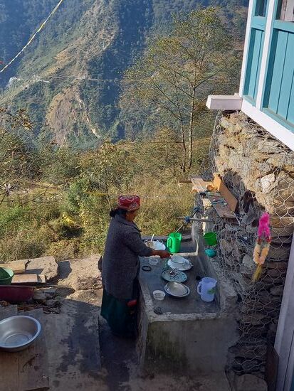 Hier wird abgewaschen und hier putzt man sich auch die Zähne.