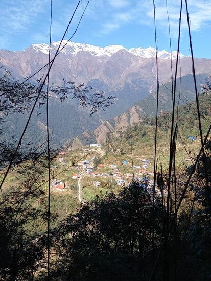 Wenig später können wir schon auf das Dorf zurück blicken.