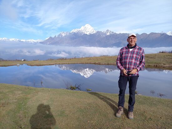 Wir sind total begeistert! Wir blicken auf den 7227m hohen Langtang. Der Berg wurde 1978 das erste mal von einem Japaner bestiegen.