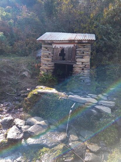 Eine Wassermühle mit Klang