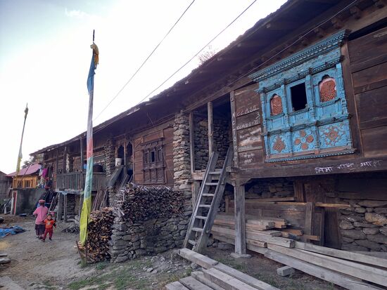 Es gibt noch ein paar Häuser in traditioneller Bauform.