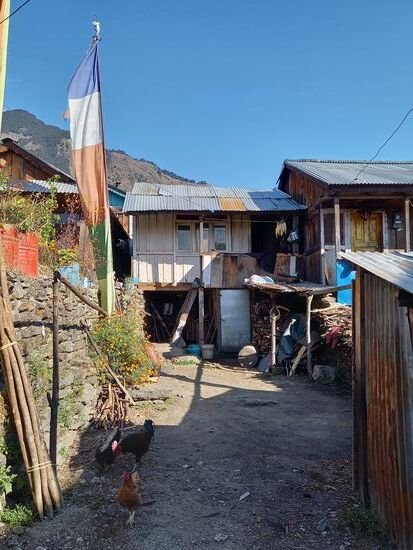 Ehe wir das Dorf verlassen,  fangen wir noch ein paar Eindrücke ein.