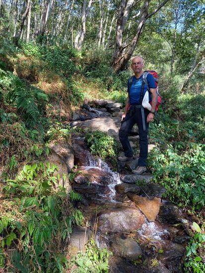 Hier heißt es extrem wachsam zu sein, denn die Steine im Flusslauf sind rutschig.