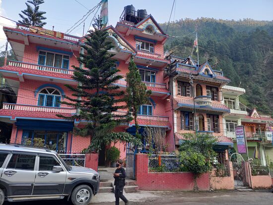 Dieser Ort ist sehr touristisch, Hotel reiht sich an Hotel.