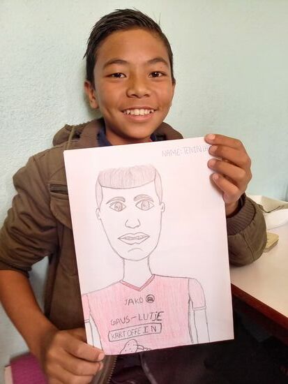 Wie cool ist das denn - da haben die neuen Fußball Trikot Eindruck hinterlassen  