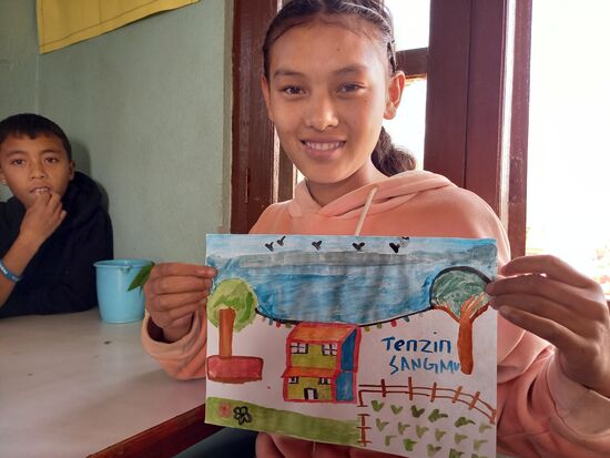 Auch Tenzin hat für ihren Paten gemalt.