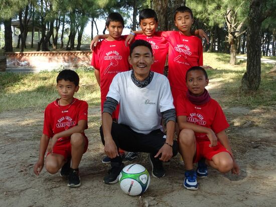 Vor dem Spiel gibt es ein Mannschaftsfoto.