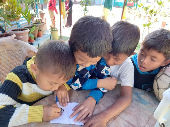 Das sind die Jüngsten hier im Haus und sie haben es Faustdick hinter den Ohren.