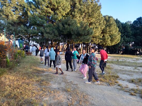 Dann geht's zurück, die Kinder freuen sich auf den Start des Worldcup  