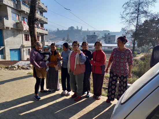 Einige bringen uns noch zum Taxi und auch hier gibt es nochmal viele Umarmungen und wir hören Worte wie: we miss you, stay safe, we love you and see you again.