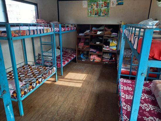 Das zweite Mädchen Zimmer. Diese Kinder müssen mit wenig auskommen.