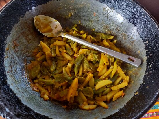 ...für jeden ein wenig Kartoffeln und Bohnen.