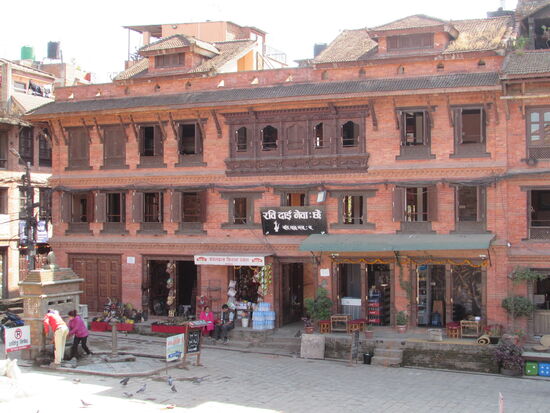 Hier finden gemütliche Cafés und Souvenirläden Platz.