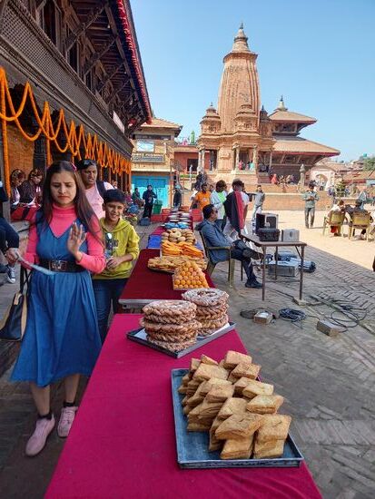 Auch ein Buffet mit traditionellen Köstlichkeiten wurde aufgebaut.