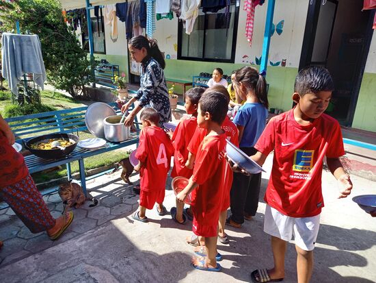 Heute darf dann auch mal im Freien gegessen werden.