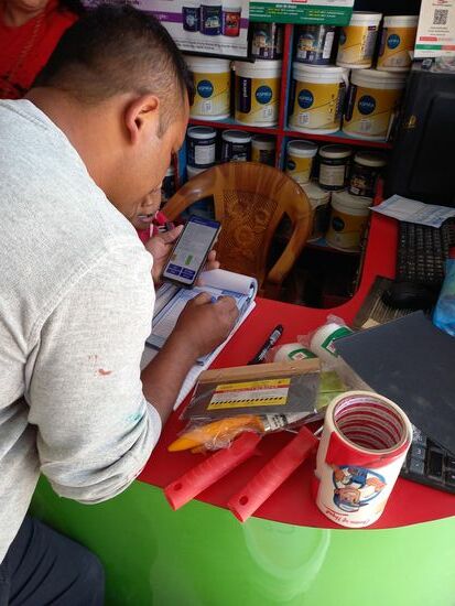 Für knapp 200€ erstehen wir Farbe und alle anderen notwendigen Utensilien.