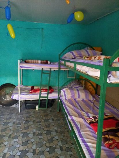 Noch ein paar Luftballons unter die Decke  - fertig.