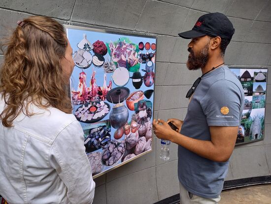 Solomon gibt uns immer wieder Informationen zu Land und Leute.