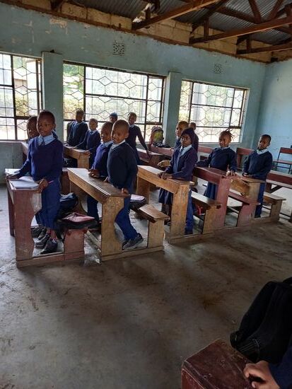 Dann zeigt man mir alle Klassen. Beginnend bei Klasse 7 bis runter zur Ersten.