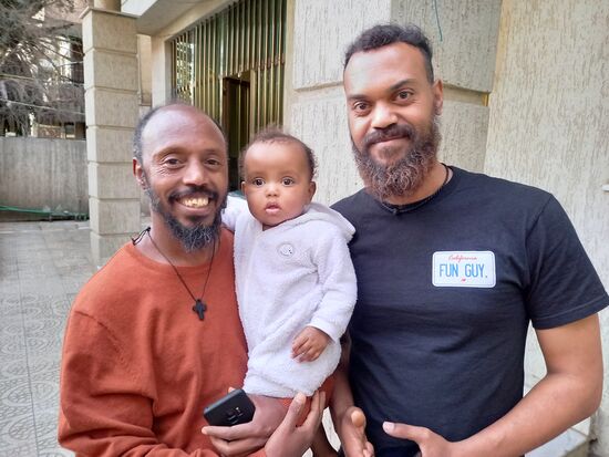 Die Einrichtung wird von Surafel (li) und Solomon geführt.