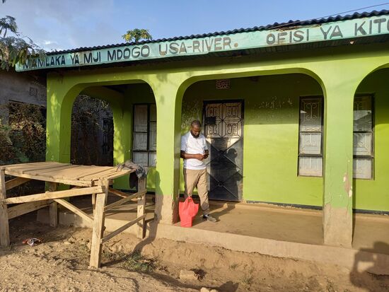 Dann stehen wir bei Nasra vor der Tür.