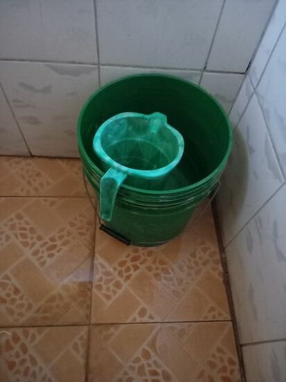 Die Dusche sieht dann so aus ...